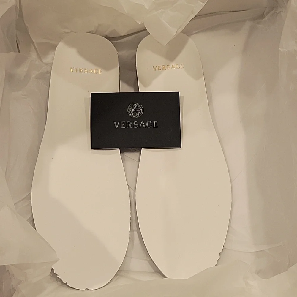 BRAND NEW Versace Trigreca Sneakers WOMEN 39 9 WITH BOX - Picture 14 of 14